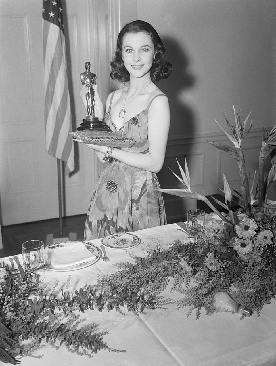 Những bộ váy đẹp nhất trong lịch sử Oscar - 26 Vivien Leigh tại lễ trao giải Oscar năm 1940