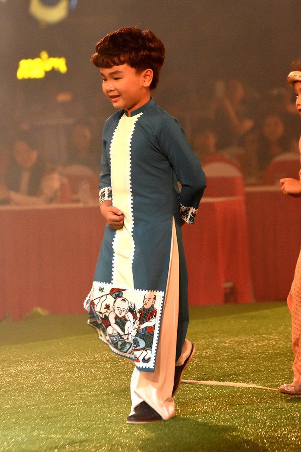 Khéo léo phối màu với họa tiết tranh Đông Hồ