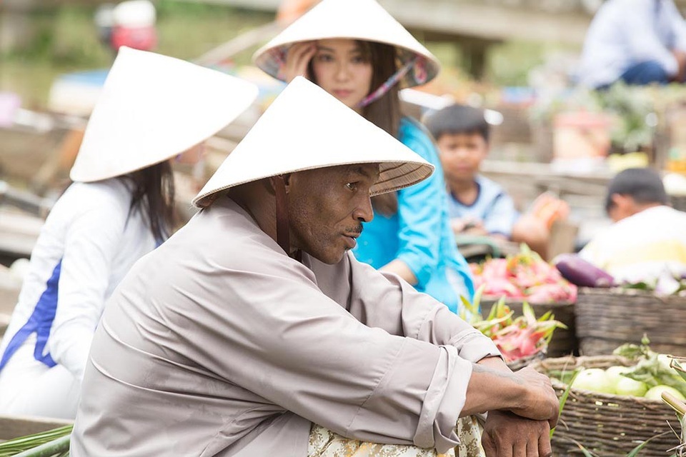 Mike Tyson trong như một người nông dân lần đầu tiên xuất hiện trên màn ảnh Việt