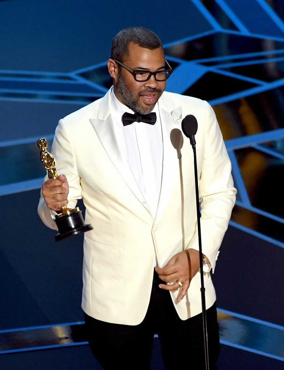 Oscar 2018: Khôngcó nhiều bất ngờ tại các hạng mục quan trọng! - 6
Jordan Peele nhận giải Kịch bản gốc hay nhất tại Oscar 2018 cho bộ phim Get Out.