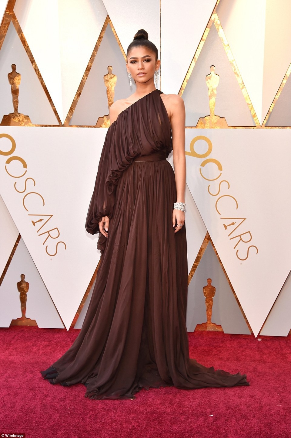 Người đẹp dập dìu khoe dáng trên thảm đỏ Oscar - 29
Zendaya
