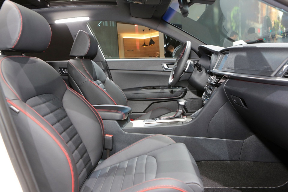 Kia Optima được trang bị động cơ hoàn toàn mới - 7 Kia Optima được trang bị động cơ hoàn toàn mới - 7