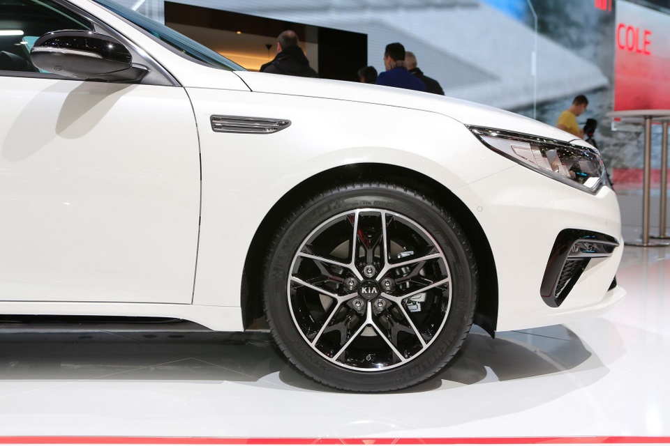 Kia Optima được trang bị động cơ hoàn toàn mới - 4 Kia Optima được trang bị động cơ hoàn toàn mới - 4