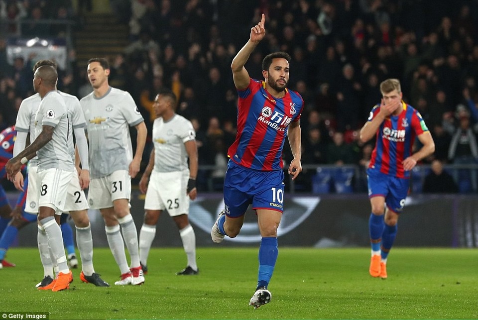 Nhìn lại màn ngược dòng ngoạn mục của MU trên sân Crystal Palace - 3
Ngay phút 11, Townsend đã sút tung lưới của MU mở tỉ số