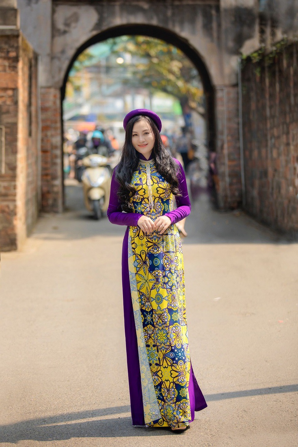 Hoa hậu Trần Huyền Nhung ngọt dịu dàng sắc tím trong lòng phố cổ Hà Nội - 3 Hoa hậu Trần Huyền Nhung ngọt dịu dàng sắc tím trong lòng phố cổ Hà Nội - 3