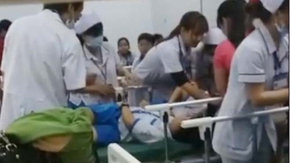Đồng Nai dừng Đề án Sữa học đường sau vụ hơn 70 học sinh ngộ độc - 1 Học sinh cấp cứu tại bệnh viện đa khoa huyện Tân Phú, Đồng Nai. (Nguồn: TTVH)