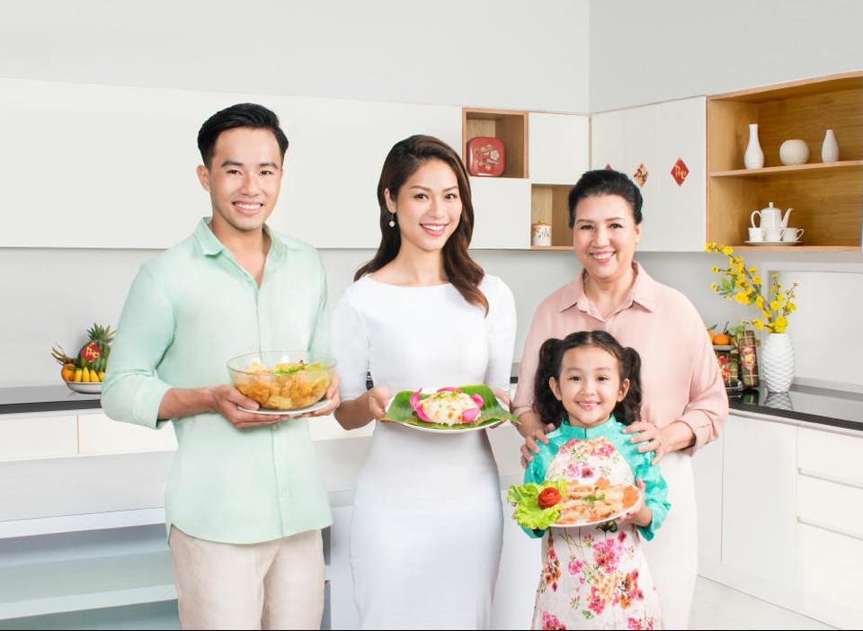Ấm vị cơm lành, mẹ thảnh thơi xuân mới - 1 Vui xuân hào hứng, mẹ vẫn không quên chuẩn bị thật chu đáo sao cho cả nhà luôn có bữa cơm ấm nóng ngon khỏe.
