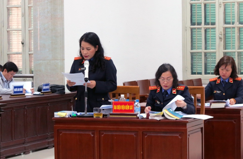 Công bố lời khai của nguyên Phó Chủ tịch Hà Nội Phí Thái Bình - 2 Đại diện Viện Kiểm sát nêu quan điểm tại tòa.