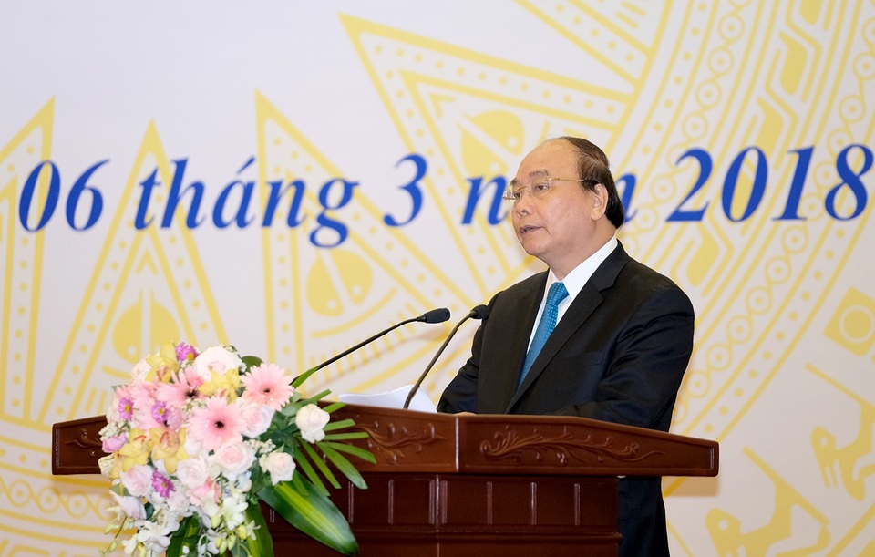 Thủ tướng yêu cầu 10 tỉnh, thành lập đường dây nóng hỗ trợ doanh nghiệp - 1 Thủ tướng Chính phủ Nguyễn Xuân Phúc