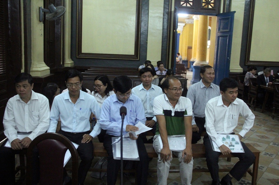 Bất ngờ tạm dừng phiên tòa xét xử 10 cán bộ Navibank - 1 Phiên tòa bất ngờ tạm dừng tới ngày 12/3