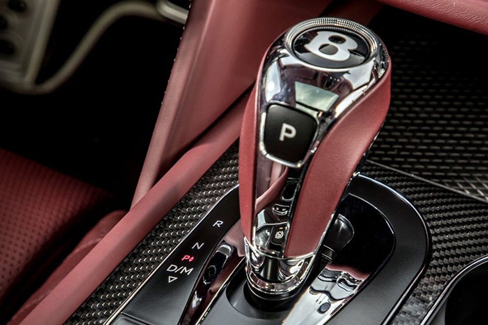 Bentley Bentayga chính thức “mượn” động cơ của Porsche Cayenne Turbo - 9 Bentley Bentayga chính thức “mượn” động cơ của Porsche Cayenne Turbo - 9
