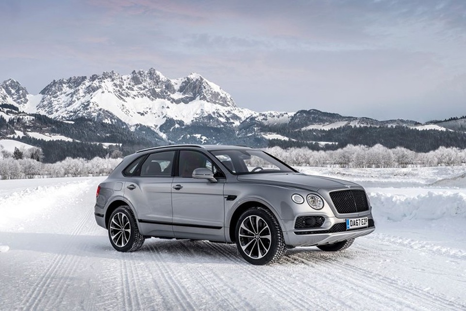 Bentley Bentayga chính thức “mượn” động cơ của Porsche Cayenne Turbo - 4 Bentley Bentayga chính thức “mượn” động cơ của Porsche Cayenne Turbo - 4