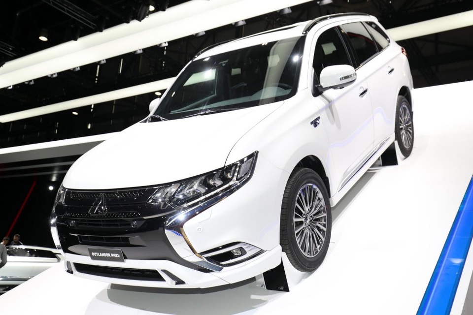 Mitsubishi Outlander PHEV có động cơ mới - 1 Mitsubishi Outlander PHEV có động cơ mới - 1