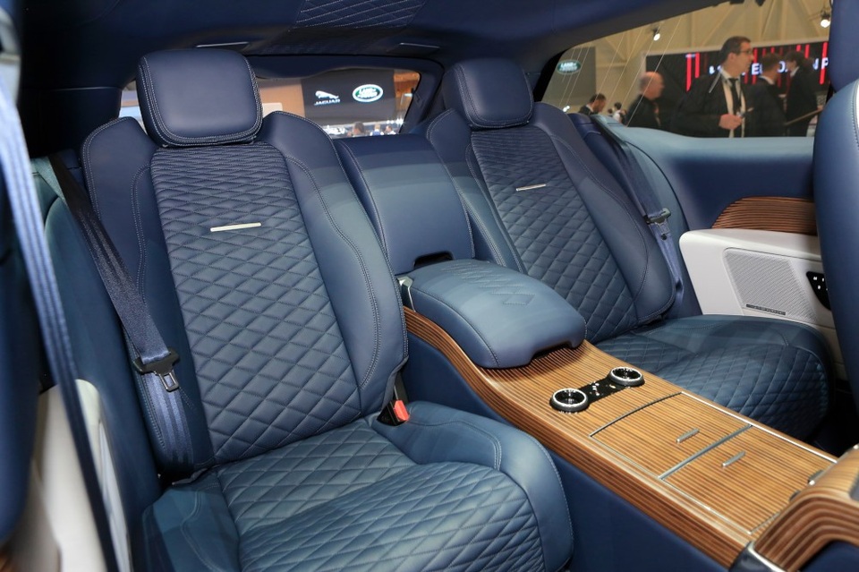 SUV 2 cửa Range Rover SV Coupe - Cuộc chơi táo bạo của Land Rover - 9 SUV 2 cửa Range Rover SV Coupe - Cuộc chơi táo bạo của Land Rover - 9