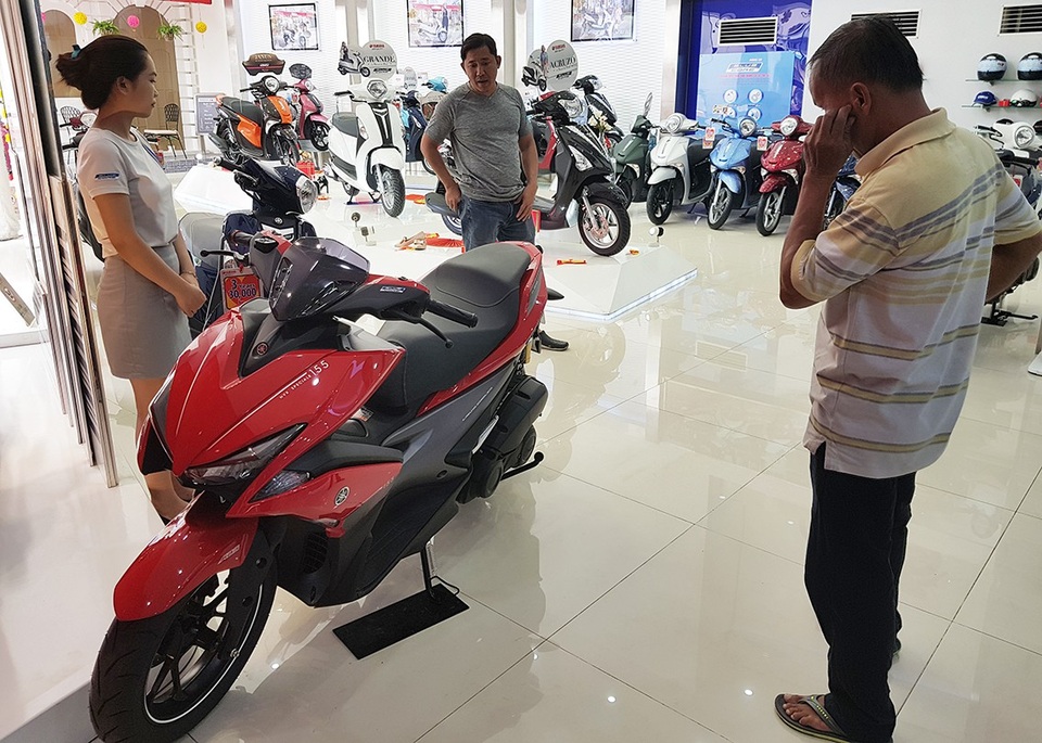 Ông Đăng quyết đợi sau Tết mua xe để không bị chặt chém.