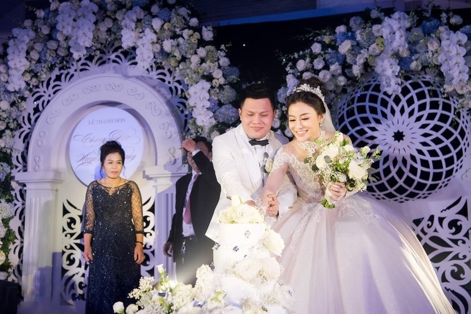 Chuyện tình lãng mạn "quen nhau từ bé, trúng sét ái tình khi lớn" của cặp đôi Hà Tĩnh - 1 Huyền Dung và Công Đức