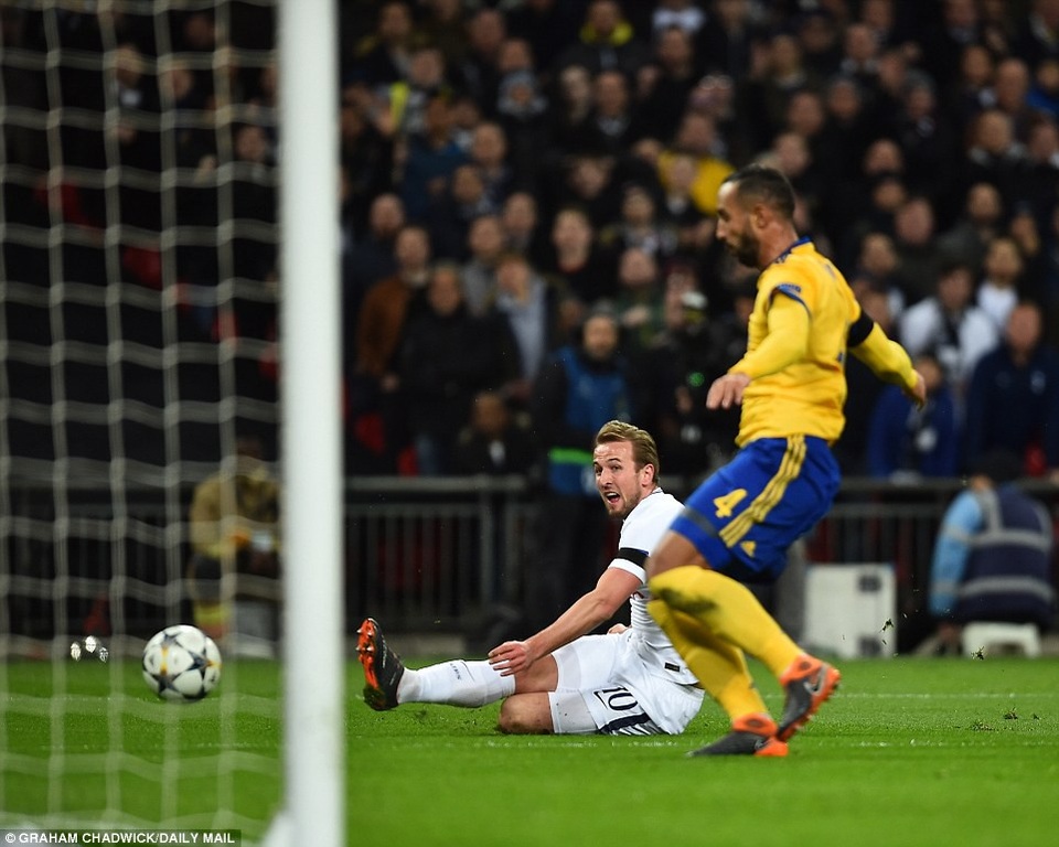 Những khoảnh khắc Juventus nhấn chìm Tottenham tại Wembley - 23
Kinh nghiệm, bản lĩnh đã giúp Juventus giành vé đi tiếp