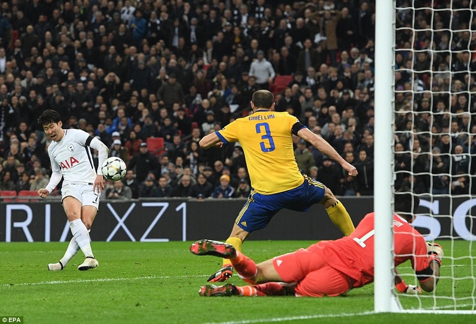 Những khoảnh khắc Juventus nhấn chìm Tottenham tại Wembley - 15
Son Heung-min chính là tác giả của bàn thắng cho Tottenham ở phút 39