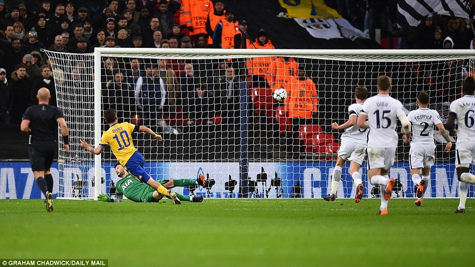 Những khoảnh khắc Juventus nhấn chìm Tottenham tại Wembley - 7
Dybala nâng tỷ số lên 2-1 cho Juventus ở phút 67, khiến Tottenham bàng hoàng