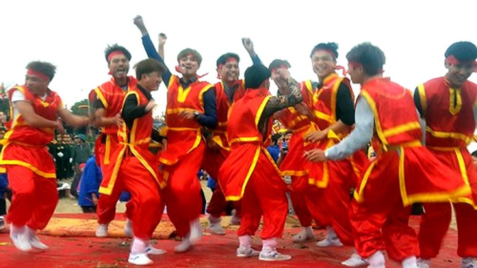 Khai hội ở ngôi đền được xây dựng ở thế kỷ XIII - 15 Khai hội ở ngôi đền được xây dựng ở thế kỷ XIII - 15