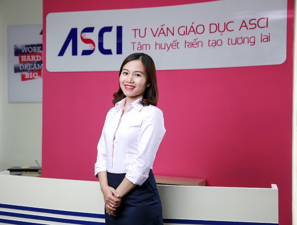 Chị Trần Thu - Chuyên gia tư vấn giáo dục quốc tế với nhiều năm kinh nghiệm