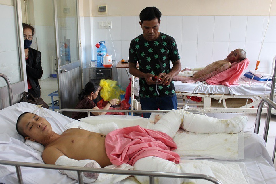 Đức đã phải đoạn cả tứ chi vì bị điện phóng khi đang dựng nhà xưởng