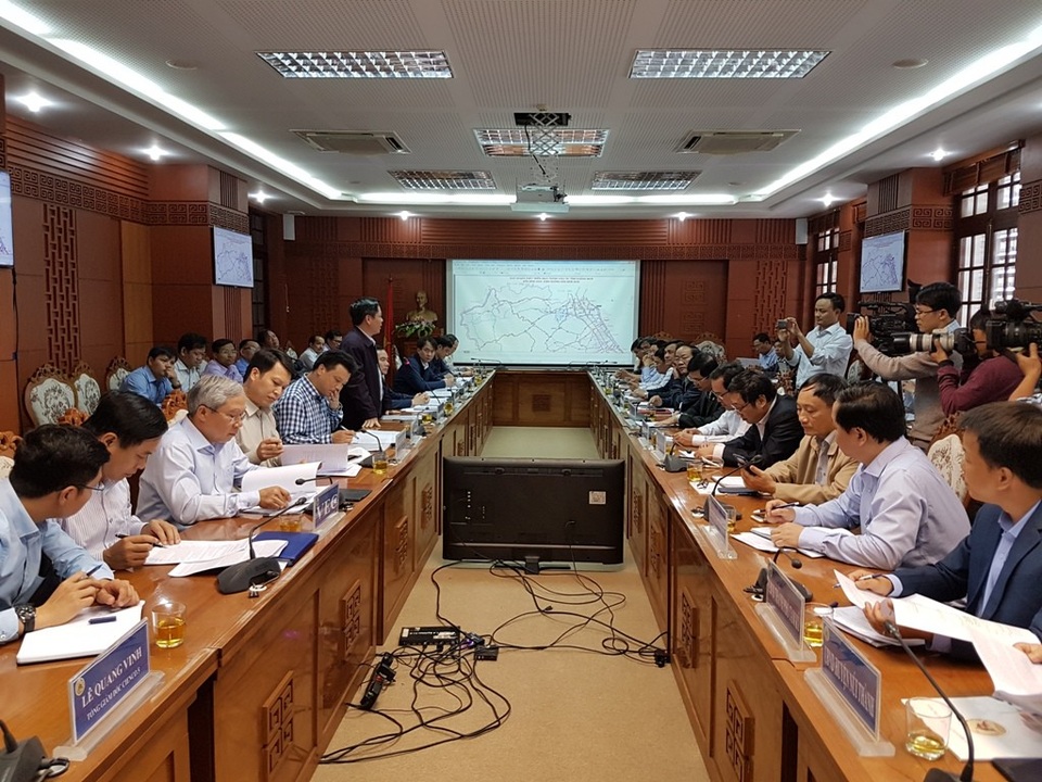 Cao tốc Đà Nẵng - Quảng Ngãi chậm hoàn thành tuyến vì vướng mặt bằng - 2 Bộ GTVT làm việc với tỉnh Quảng Nam về kết cấu hạ tầng, cầu cảng, sân bay…