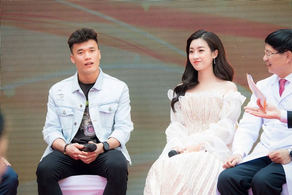 Thủ môn Bùi Tiến Dũng tiết lộ tiêu chuẩn chọn bạn gái - 2 Thủ môn Bùi Tiến Dũng tiết lộ tiêu chuẩn chọn bạn gái - 2