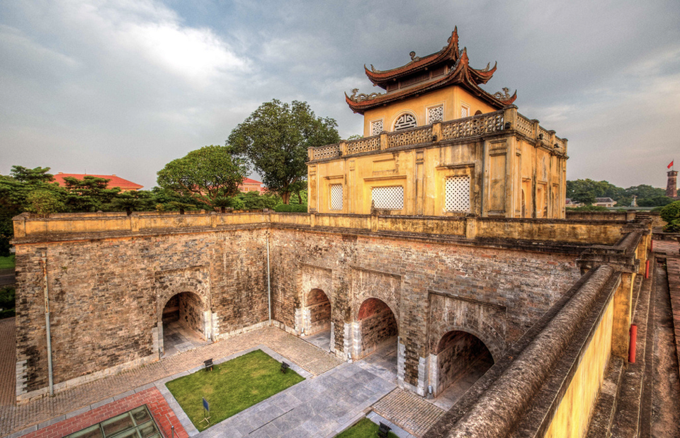 Bảo tàng, Di tích hướng dẫn khách tham quan bằng phần mềm di động - 2 Hoàng thành Thăng Long đã triển khai phần mềm hướng dẫn khách tham quan trên di động bằng 3 thứ tiếng.