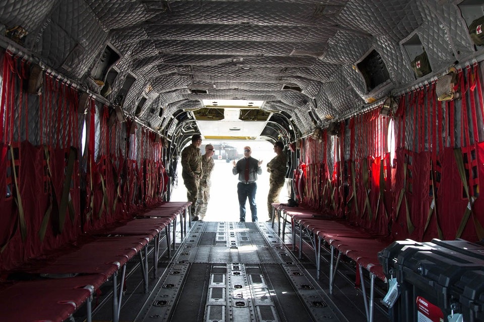Cận cảnh siêu trực thăng “Ngựa thồ” uy lực của Mỹ - 9 CH47-D Chinook có thể được sử dụng để hỗ trợ hoạt động chiến đấu hoặc cứu trợ nhân đạo.