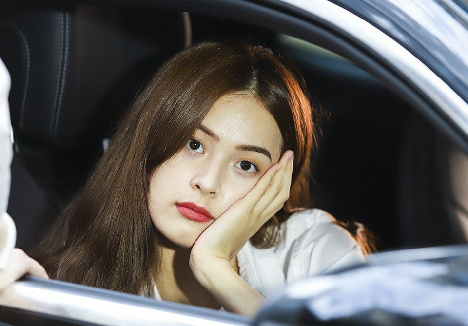 Bạn gái cũ của Cường Đôla tiết lộ nỗi sợ bị "soi quá đà" - 2 Cũng sau vai diễn trong phim Tấm Cám từ năm 2016, Hạ Vi hầu như không tham gia thêm bất kỳ dự án điện ảnh nào.