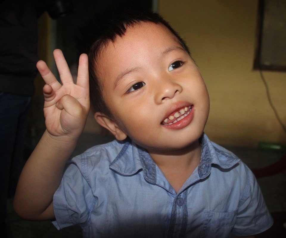 Cháu Lê Thanh Tâm, 3 tuổi đã biết đọc chữ.