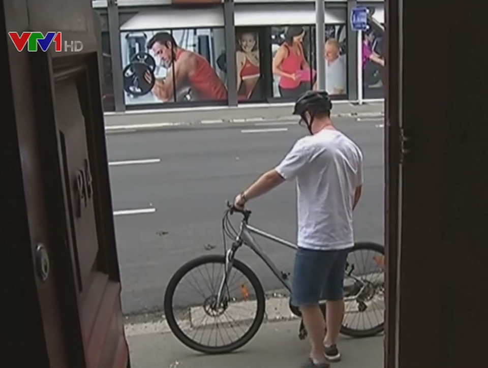 Thưởng tiền cho người đi làm bằng xe đạp - 1