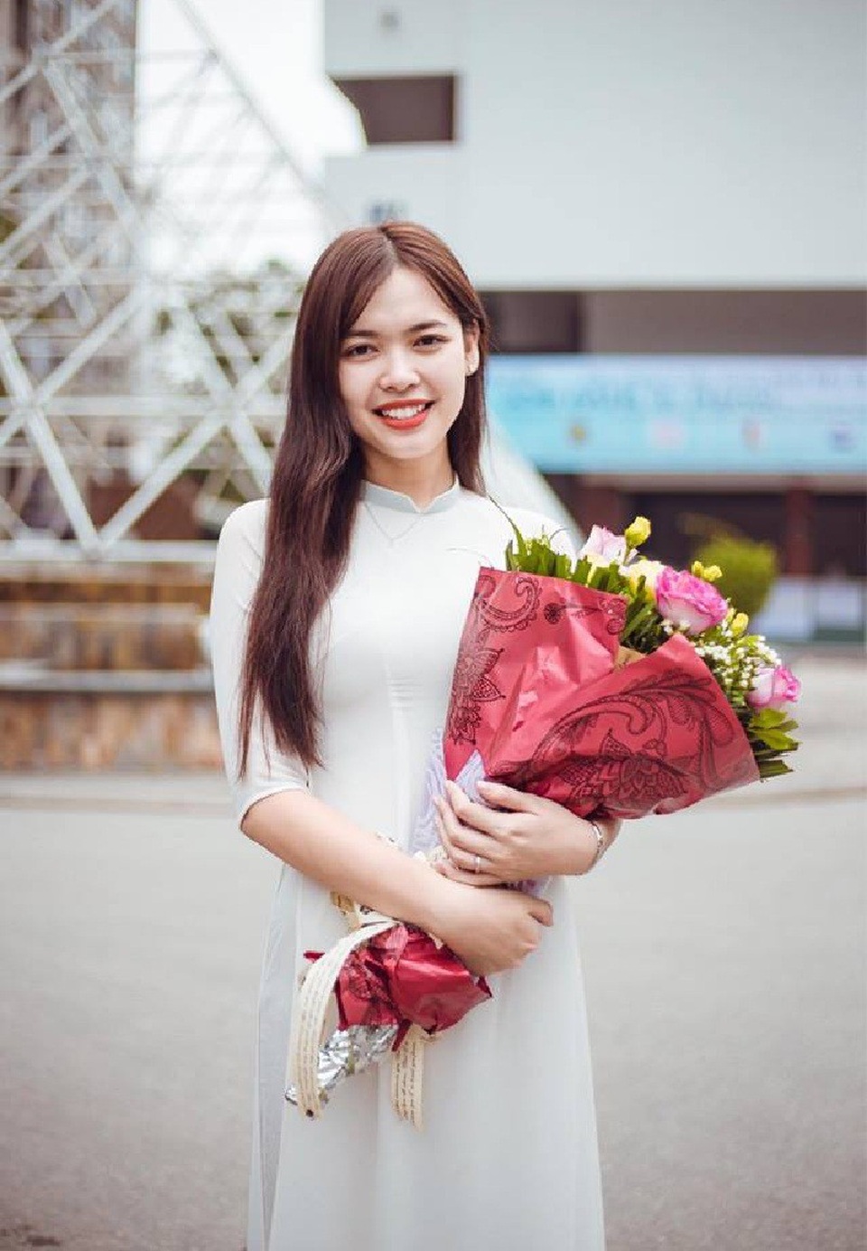 Những nữ giáo viên hứa hẹn được dân mạng "chăm sóc đặc biệt" năm 2018 - 4 Những nữ giáo viên hứa hẹn được dân mạng "chăm sóc đặc biệt" năm 2018 - 4