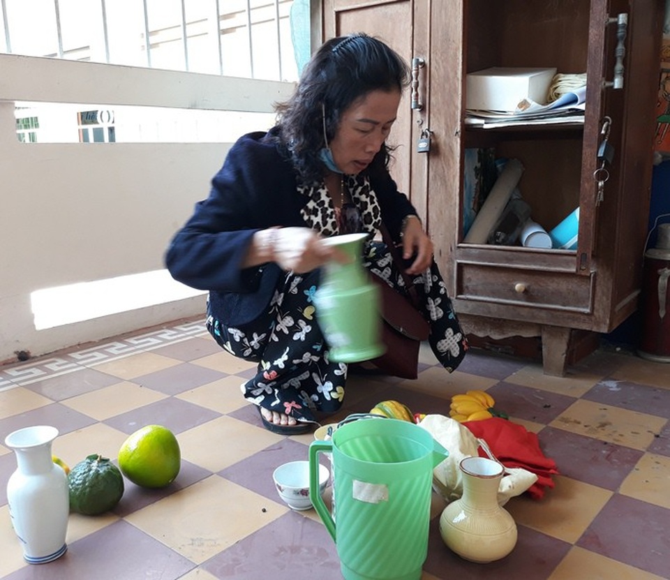 Nguyên giáo viên “tố” hiệu trưởng mắc 12 sai phạm: Hiệu trưởng bác bỏ tố cáo - 1 Cô Mừng cho rằng cô hiệu trưởng cho ngừng hoạt động phòng thực hành mỹ thuật của cô đang dạy là sai phạm.