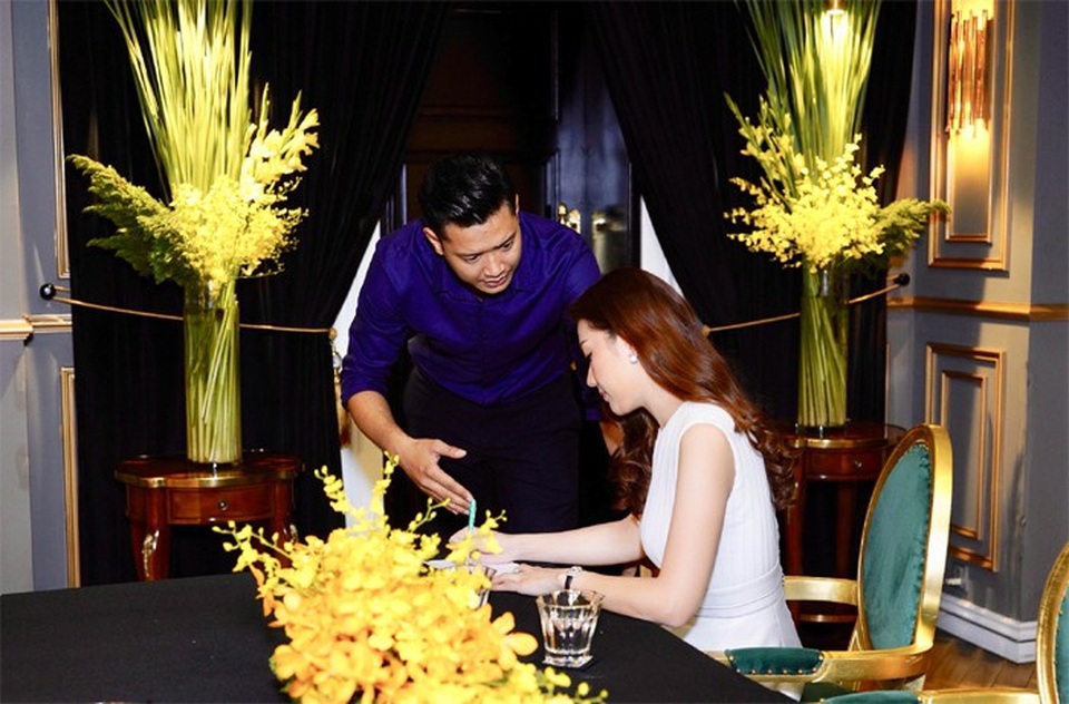 
Siêu mẫu Đức Vĩnh vừa có buổi casting nhằm kêu gọi cũng như khuyến khích các bạn trẻ có niềm đam mê thời trang , muốn sải bước trên sàn catwalk cùng các người mẫu chuyên nghiệp hãy nhanh chân mạnh dạng đăng ký casting. Anh thân thiết tham dự sự kiện cùng Hoa Hậu Thế Giới Người Việt Thái Nhiên Phương
