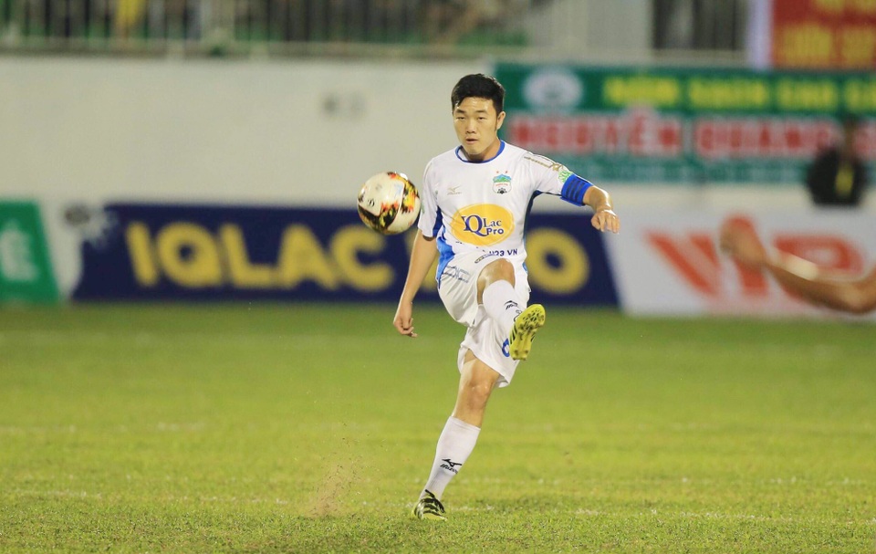 Văn Thanh và nhiệm vụ khóa chặt Quang Hải ở trận “nội chiến” U23 Việt Nam - 2 Xuân Trường sẽ đối diện với một Đức Huy giàu thể lực và giỏi phòng ngự từ xa (ảnh: T.T)