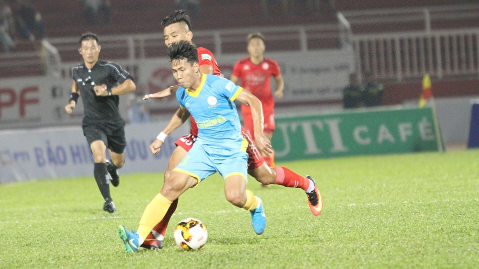 Khánh Hoà đánh bại Than Quảng Ninh để ngăn đội bóng vùng mỏ lên ngôi đầu V-League (ảnh: T.V)