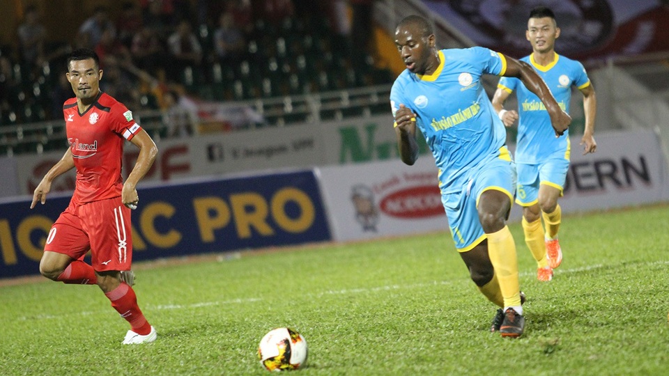 Đội bóng của HLV Miura có chiến thắng thứ hai liên tiếp tại V-League - 3 Tiền đạo Toure có cơ hội đối mặt với thủ môn Thanh Diệp (CLB TPHCM) trong trận này...