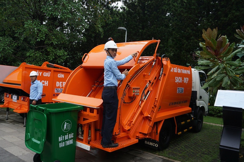 Đơn vị thu gom rác cho biết gặp khó khăn trong việc chuyển đổi phương tiện hiện đại