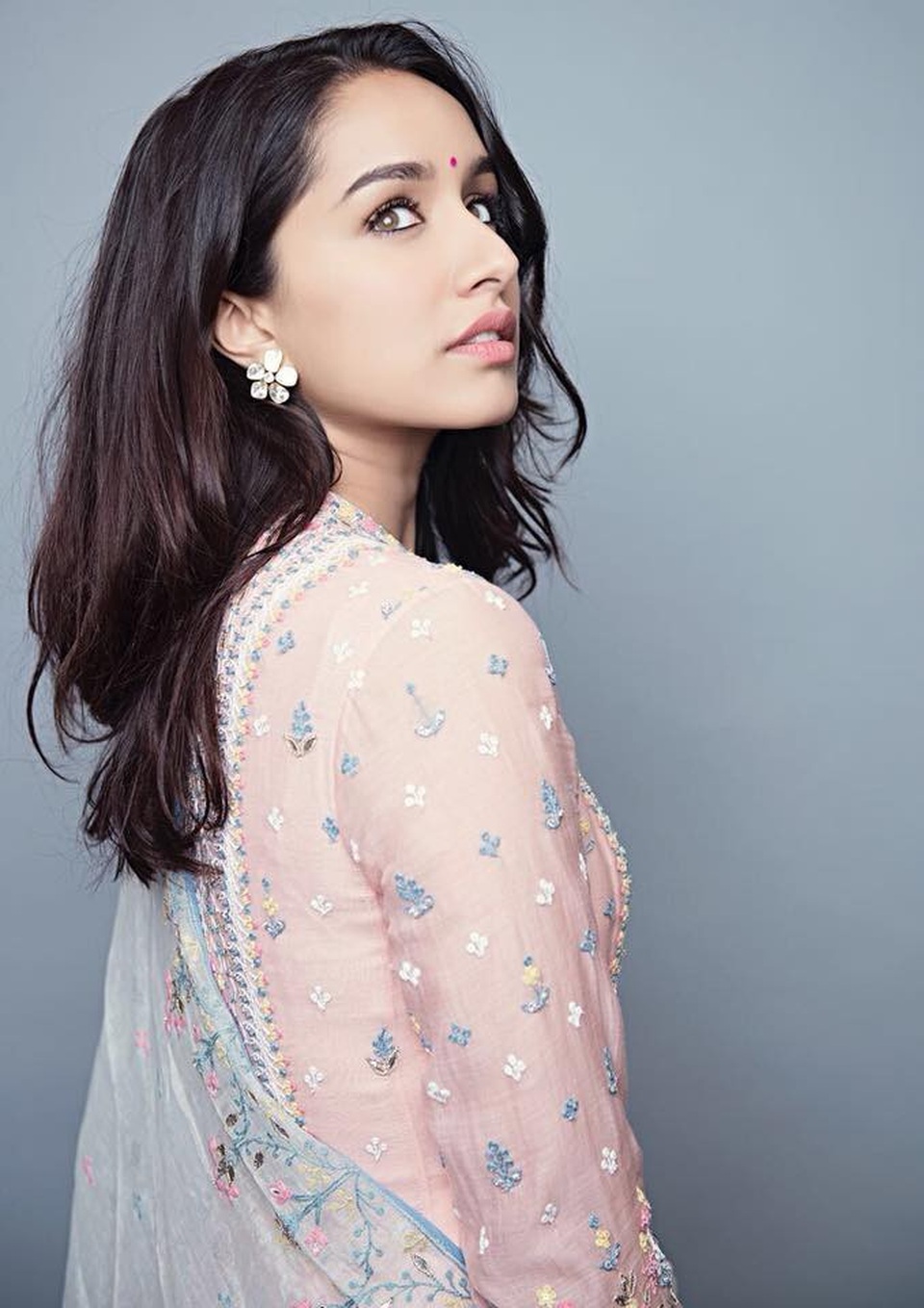 Vẻ đẹp hút hồn của minh tinh Ấn Độ Shraddha Kapoor - 18 Vẻ đẹp hút hồn của minh tinh Ấn Độ Shraddha Kapoor - 18