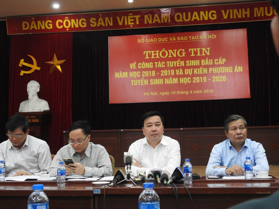 Hà Nội: Họp báo “nóng” về phương thức thi tổ hợp vào lớp 10 THPT - 2 Ban Giám đốc Sở GD&ĐT Hà Nội trả lời báo chí về tuyển sinh đầu cấp