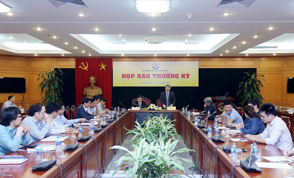 Việt Nam chưa sẵn sàng cho cách mạng công nghiệp 4.0: Bộ Khoa học nói gì? - 1
Thứ trưởng Bộ Khoa học và Công nghệ Phạm Công Tạc chủ trì buổi họp báo thường kỳ.
