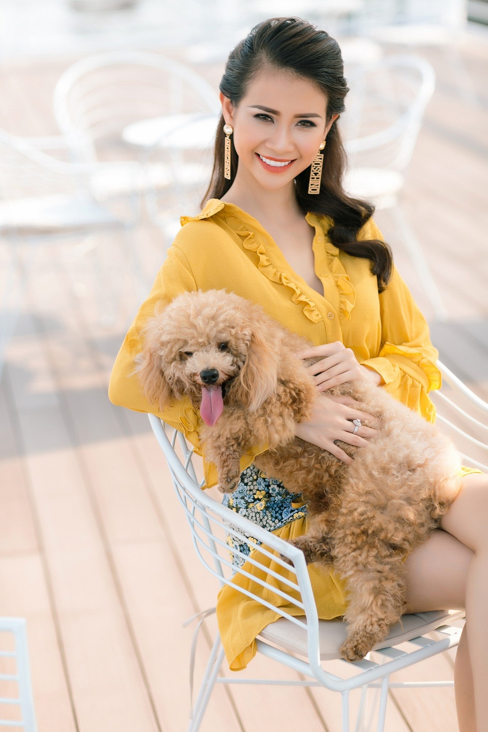 Á hậu Liên Phương hóa quý cô sành điệu đón ngày mới - 3