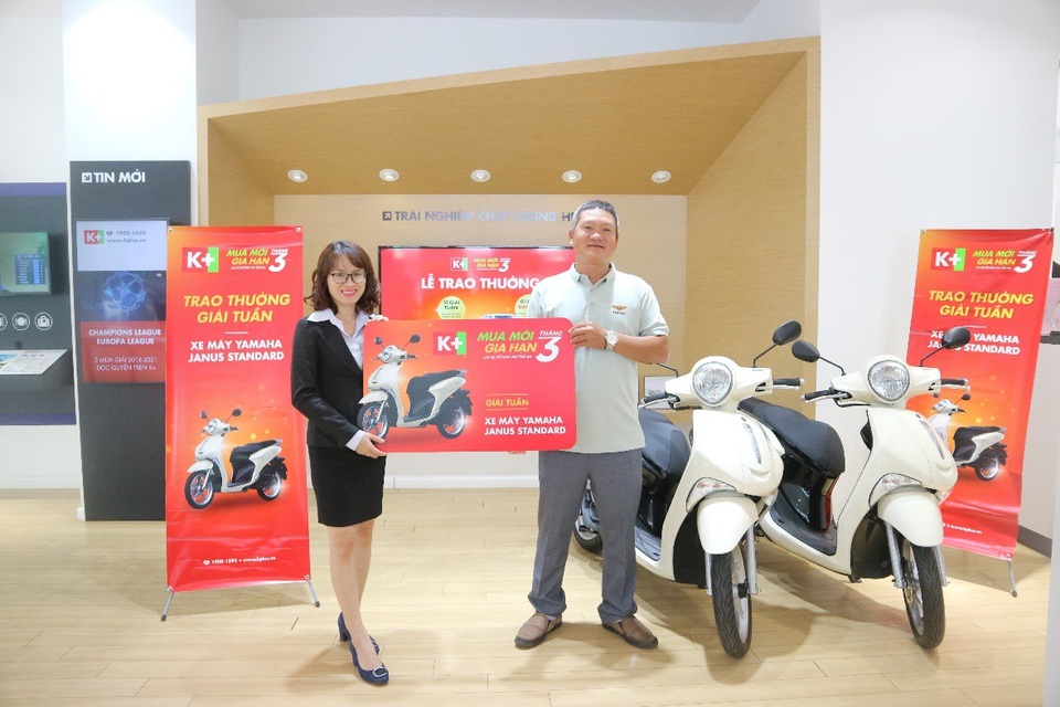 Tứ kết Champions League: Chờ những cuộc lội ngược dòng ngoạn mục - 2 Anh Lưu Việt Hoàng (Đăk Nông) và anh Nguyễn Đình Toàn (Khánh Hòa) là 2 chủ thuê bao may mắn trúng giải tuần cuối cùng