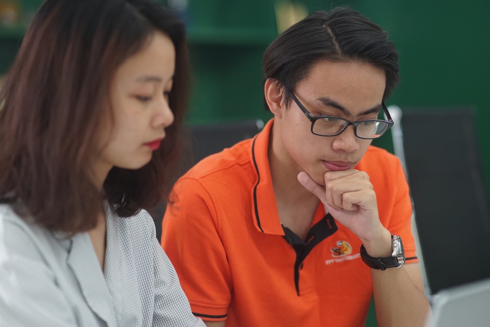 Đại học FPT mở rộng đối tượng miễn thi - 8 Nhiều học sinh quan tâm đến môi trường học tập ở ĐH FPT đã đặt câu hỏi cho SV Nguyễn Thế Nam.