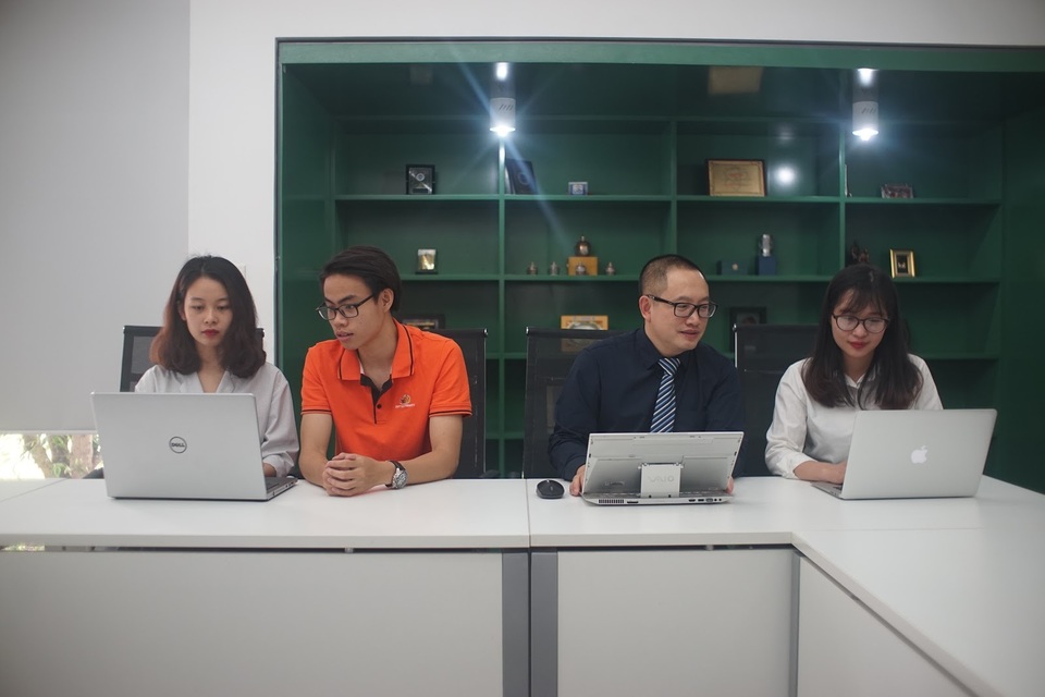 Đại học FPT mở rộng đối tượng miễn thi - 4 Các khách mời đang trả lời những câu hỏi của độc giả Dân trí.