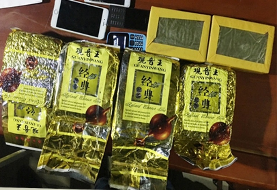 Cầm 1,5 tỉ đồng đi mua 4 bánh heroin và 4 kg ma túy đá - 3 Tang vật vụ án