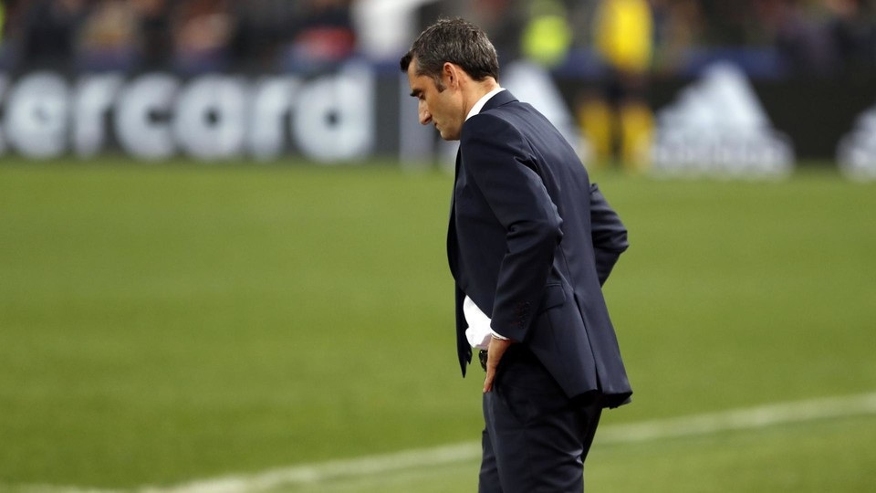 HLV Barcelona nói gì sau trận thua sốc trước AS Roma? - 1 HLV Ernesto Valverde thừa nhận Barcelona bị động trước lối chơi mạnh mẽ của AS Roma