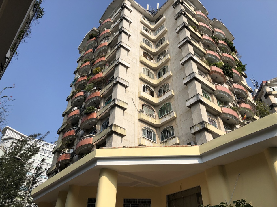 Điểm danh 8 chung cư ở Sài Gòn “đánh cược” mạng sống người dân - 10 Lô G - Chung cư Hùng Vương